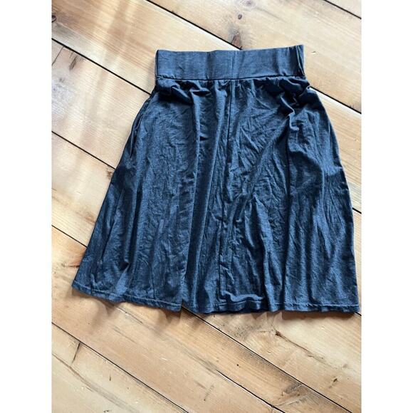 Qearal Women's Flowy Grey Skirt. Pull On. stretchy. Size Small. Summer Beach - Picture 2 of 6